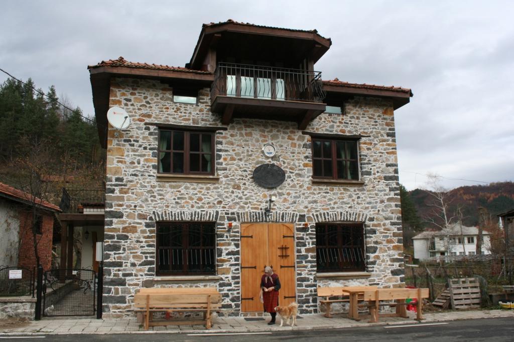 Guest House The Jolly House Arda  Exterior photo